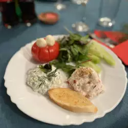 Novogodišnja salata sa paradajzom