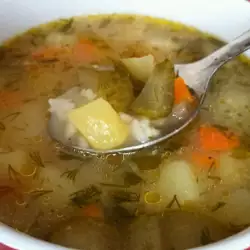 Ruska supa sa kiselim krastavčićima