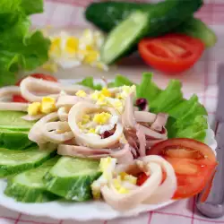 Grčka salata sa lignjama