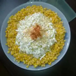 Salata sa kukuruzom i kiselim mlekom