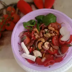 Jermenska salata sa čeri paradajzom i slatkim paprikama