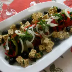 Salata od povrća sa belim lukom