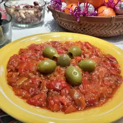 Salata od pečenih crvenih paprika i maslina