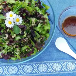 Prolećna salata sa prosom i medenim dresingom