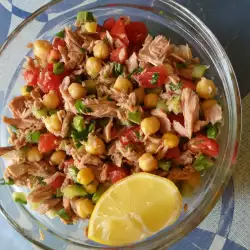 Salata sa tunjevinom i leblebijama