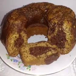 Šareni kolač sa orasima