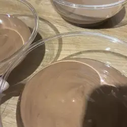 Čokoladni puding sa kuvanim jajima