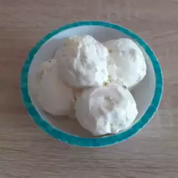 Desert sa sladoledom bez brašna