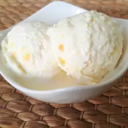 Sladoled sa breskvama i pavlakom