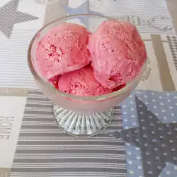 Sladoled od pavlake sa višnjama