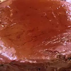 Čokoladni kolač sa šećerom u prahu