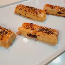 Ukusne grickalice sa krem sirom i maslinama