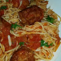 Špagete u paradajz sosu sa jajima