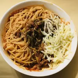 Špagete sa tunjevinom i sosom od paradajza