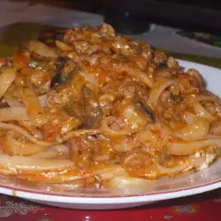 Špagete sa mlevenim mesom i pečurkama
