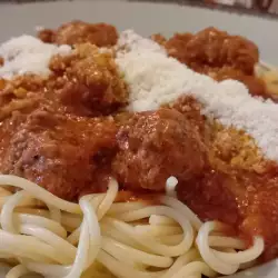 Špagete sa pečenim ćufticama u sosu