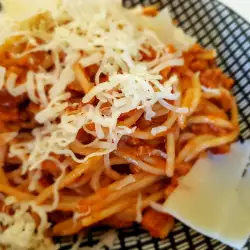 Špagete bolonjeze sa maslinovim uljem