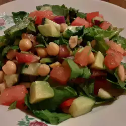 Salata od spanaća sa leblebijama i avokadom