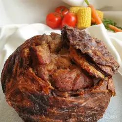 Glavica kupusa punjena kukuruzom i svinjskim mesom
