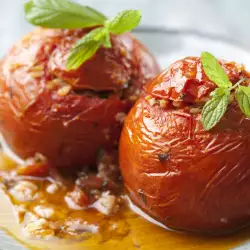 Punjeni paradajz sa prezlama