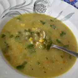 Supa od kukuruza, graška, šargarepe i luka