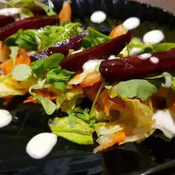 Ajsberg salata sa bosiljkom