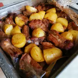 Pečena svinjska rebra sa krompirom u kesi