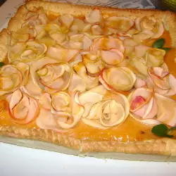 Tart sa maslacem i ružama od jabuke