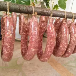 Domaća sirova kobasica od teletine