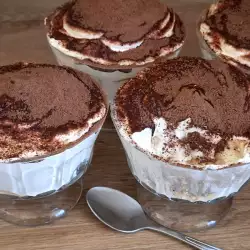 Domaći tiramisu u čašama