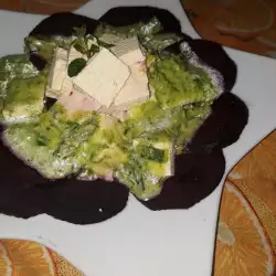 Tofu salata sa cveklom i dresingom od belog luka