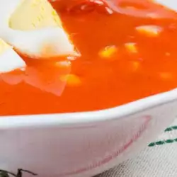 Paradajz supa sa pikantnom kobasicom