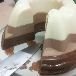 Torta Tri čokolade u silikonskom kalupu za kuglof