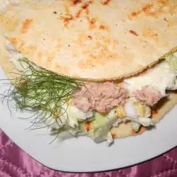 Tortilja sa tunjevinom i salatom