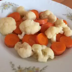 Turšija od karfiola i šargarepe