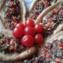 Turska pica - lahmadžun sa mlevenim mesom