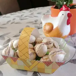Uskršnji slepljeni keksići sa bademom