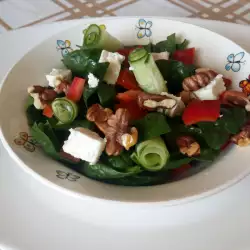 Vitaminska salata sa spanaćem