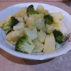 Dinstani krompir sa brokolijem