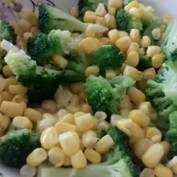 Brokoli u rerni sa kukuruzom