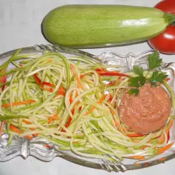 Špageti od povrća sa sosom