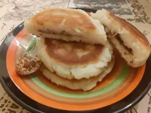 Hotok (Hotteok) - korejske palačinke sa slatkim nadevom