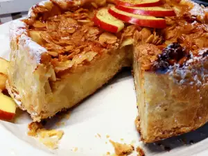 Šarden - torta od badema sa kremom od jabuka i lisnatim testom