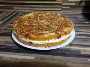 Torta sa bademima i kremom od pavlake