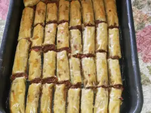 Baklava rolnice sa suvim grožđem