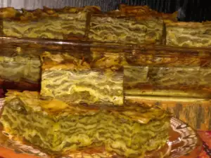 Prolećna pita sa koprivom i zeljem