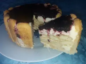 Jednostavna torta sa piškotama sa kremom i slatkom