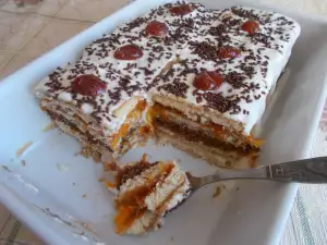 Jednostavna torta sa šargarepom i keksom