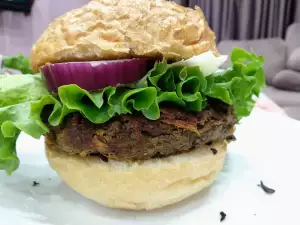 Vegetarijanski burger sa ćuftama od sočiva