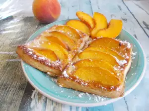 Lisnato pecivo sa breskvama i smeđim šećerom